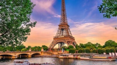 From Manchester to Reykjavík, creative walking tours are uncovering overlooked