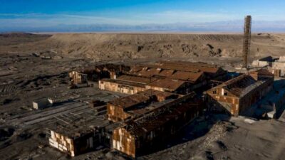 Thousands of foreign travellers visit the geysers, salt flats, oases