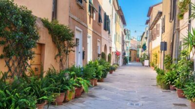 Residents of an Italian seaside resort have called for a