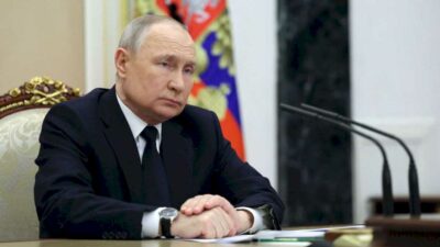 Vladimir Putin has suggested that Ukraine should be temporarily placed
